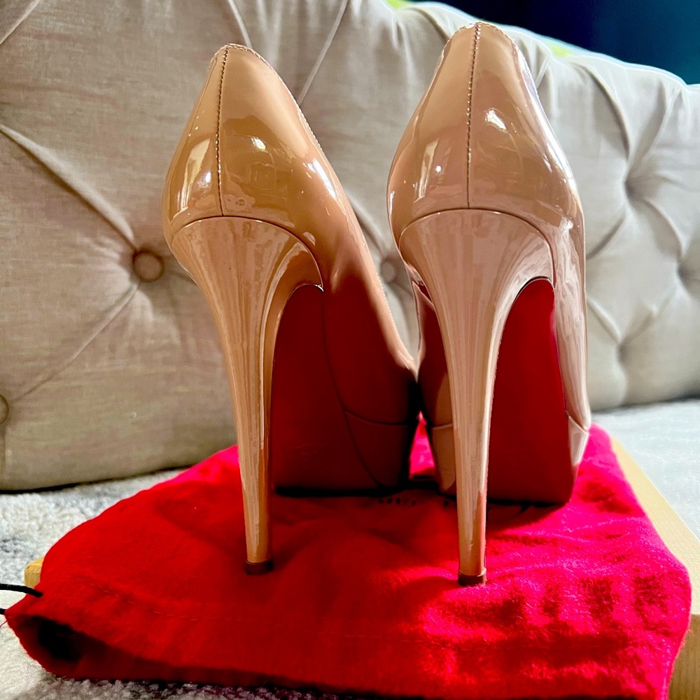 Christian Louboutin nude pumps